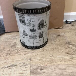 Paris-Themed Decorative Waste Bin